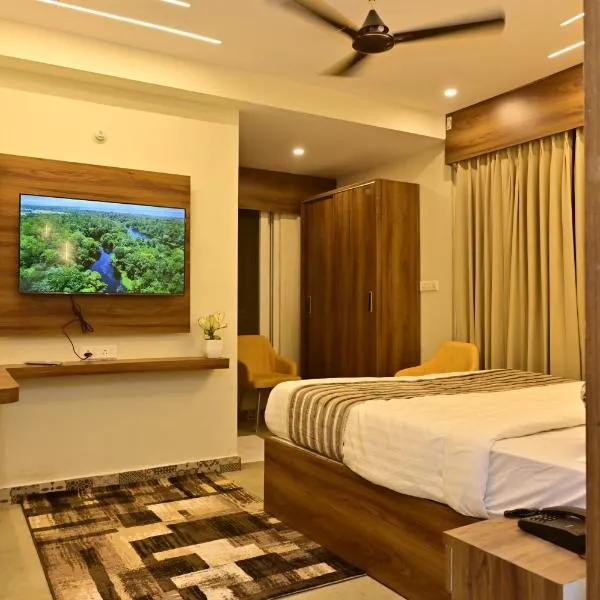 Hotel Noble Nook, 100 Ft Road, Indiranagar, hotel di Bangalore