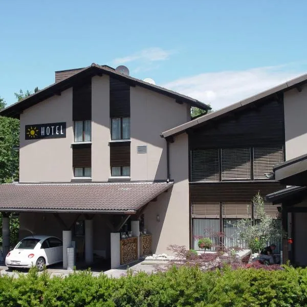 Hotel Sportcenter Fünf Dörfer AG, hotel in Zizers