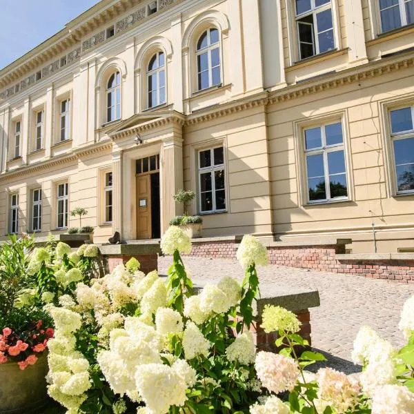 Zespół Pałacowo-Parkowy w Ostromecku, hotel di Ostromecko