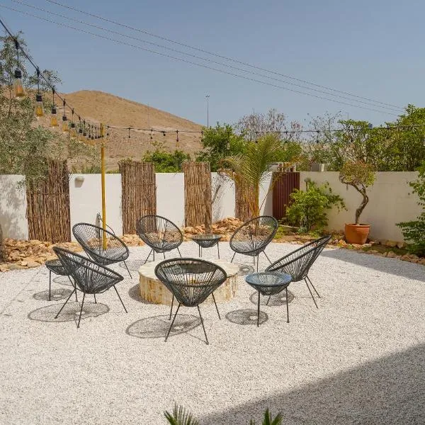 Maison Miraj Hostel, hotel v destinaci Muscat