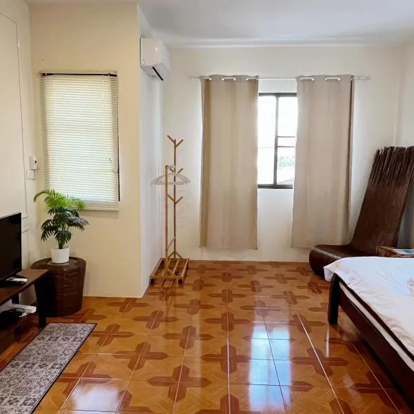 inghome & guesthouse, hotel a Chiang Mai