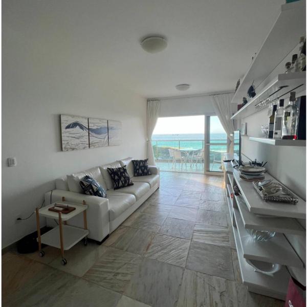 Apartamento com Vista na Praia das Virtudes