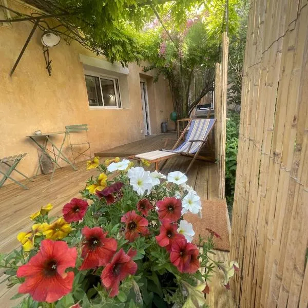 Studio Terrasse Le petit cabanon, hotel in Serres