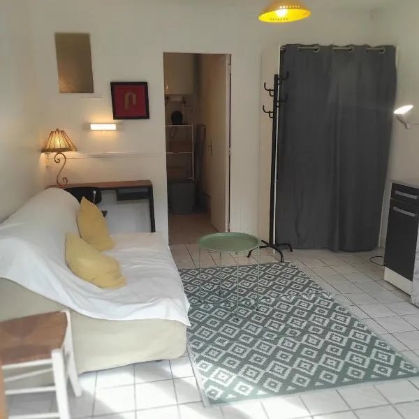 Charming studio!、ナントのホテル