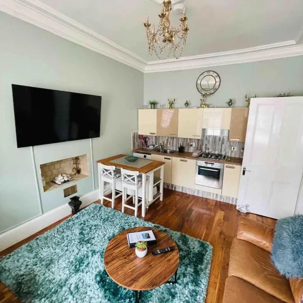 Lovely 2 bedroom apartment in Ayr town centre, hotel v destinaci Ayr