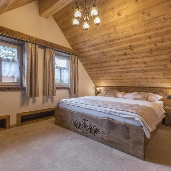 Luxury Wellness Chalet Mária - 5 bedrooms, khách sạn ở Lendak