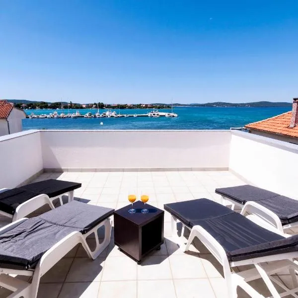 White Residence Accommodation, hotel v destinaci Sukošan