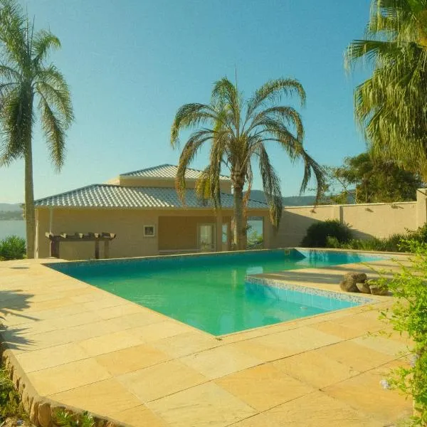 Paraíso da Lagoa - Piscina, Deck e Conforto, hotel in Maricá