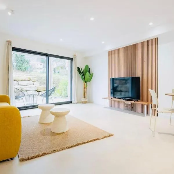 La Grange - premium - spacieux avec terrasse et parking, hotel a Thoiry