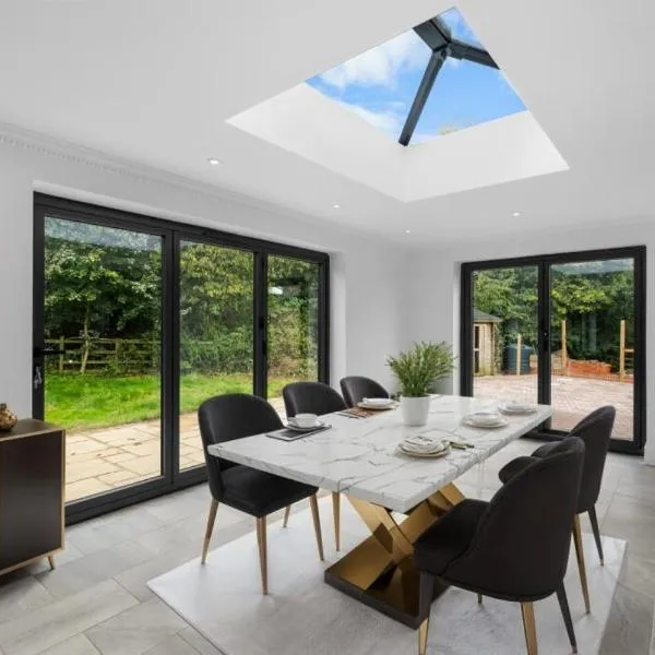 Luxurious Relaxing 5 Bed House for great comfort, hotel v destinaci Lutterworth