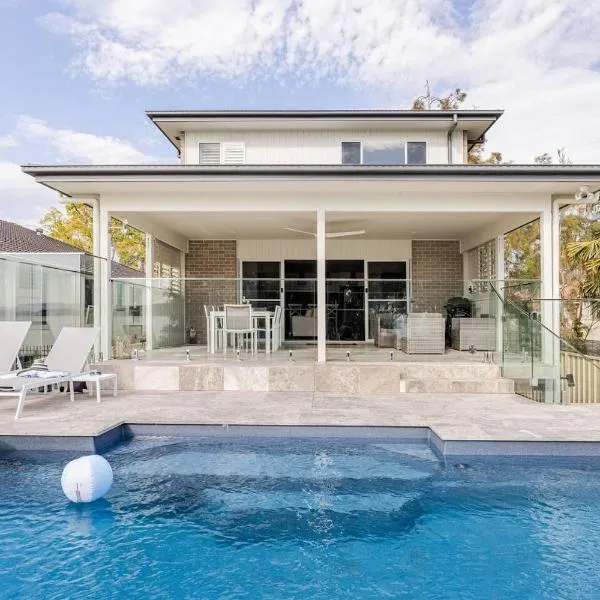 Sunset Lakefront、スワンジーのホテル