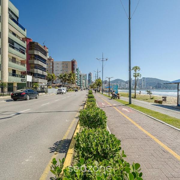Apto c varanda e churrasq em cond beira mar UAR301