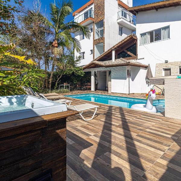 Casa com piscina, jacuzzi e 4 quartos
