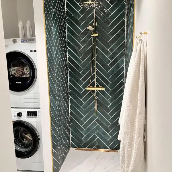 Central Odense Hideaway Courtyard Apartment, hotel in Odense