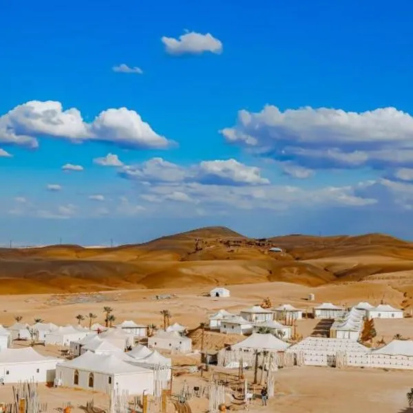 Agafay Yes We Camp Restaurant & Spa, hotel v destinaci Aït Mazou