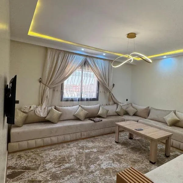 Cozy Bright Family Apartment Near City Center, hotel en Tagadirt