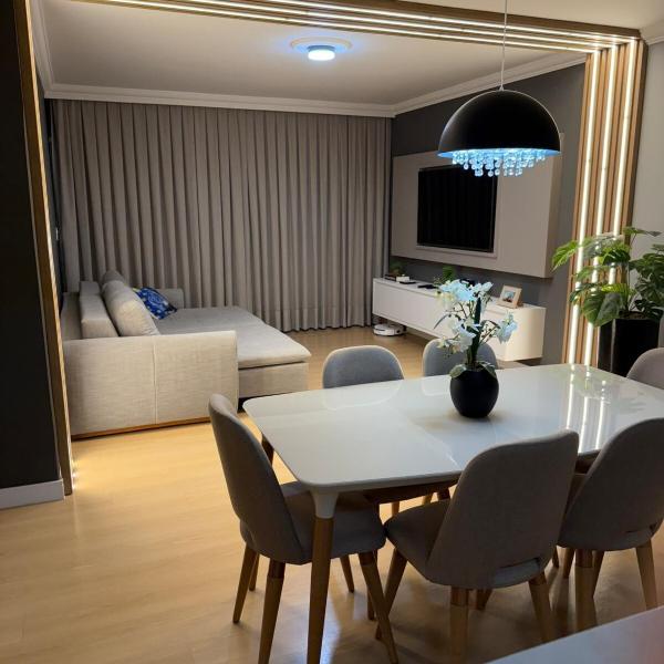 Apartamento no centro de Jaragua com dois quartos