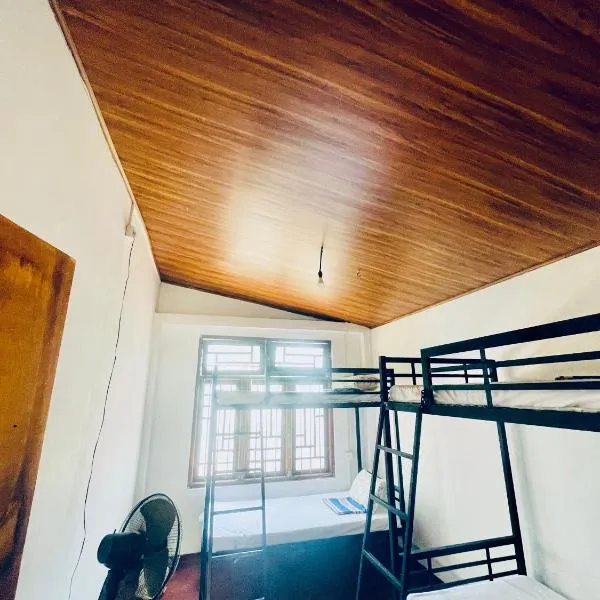Ku'Vana Hostel Kandy, hotel in Kandy