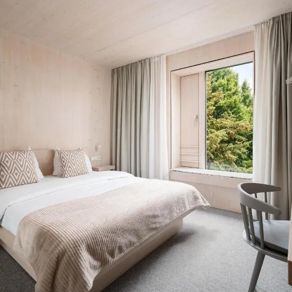 Hotel Bergamo Modern & zentral in Ludwigsburg Klimaanlage 3 Min zum Schloss WLAN Frühstück optional besonderes nachhaltiges Stadthotel in moderner Holzbauweise, hotel en Ludwigsburg