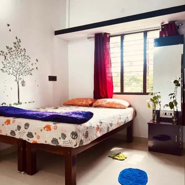 Kannada Maathe Home Stay- 2km to Golden Temple-Tibet camp, hotel in Kushālnagar