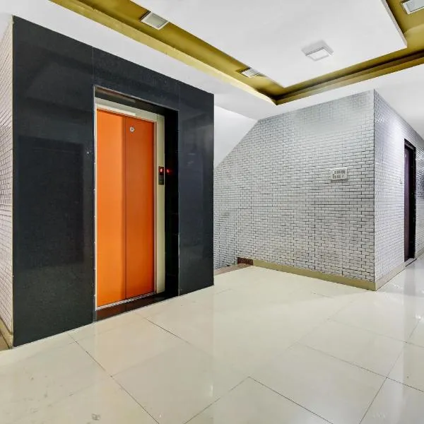 Hotel O Eleven Hotel & Banquet, hotel in Kota