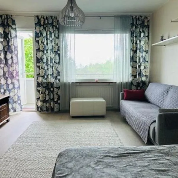 Studio with glazed balcony, hotel in Kotka