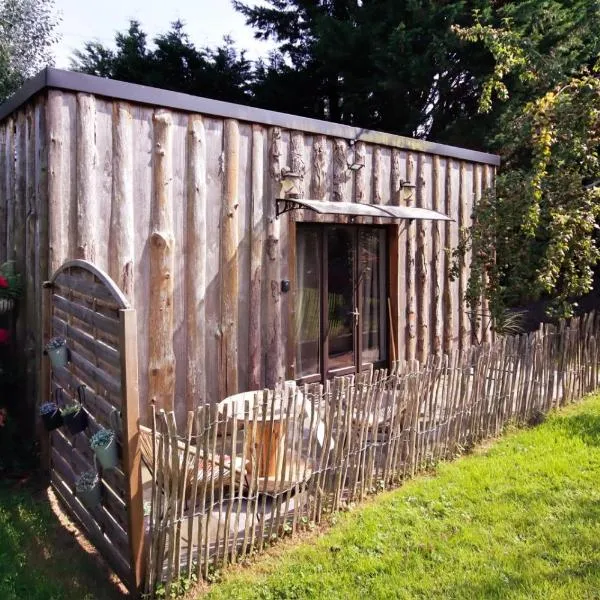 Le Gîte insolite Gonnedouillé, hotel in Gonneville-en-Auge