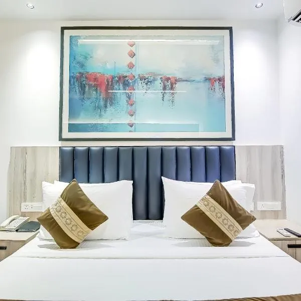 OPO Premium - Free Pickup delhi Airport, hotel in New Delhi