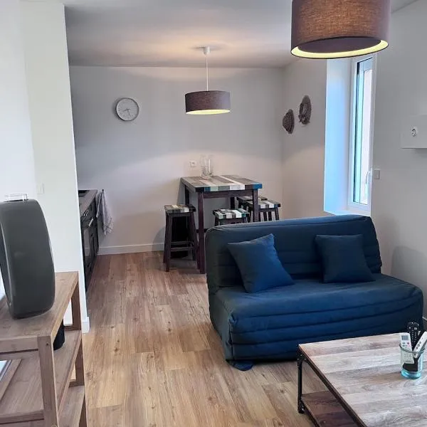 Clim, TV LED, iMac - T2 design 1 à 4 pers équipé, hotel in LʼHôpital-le-Grand