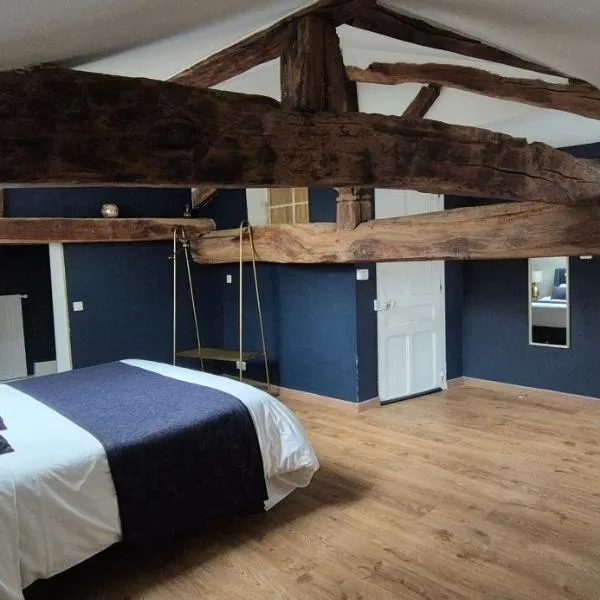 Domaine de la Fée-Licité, hotel em Jullié