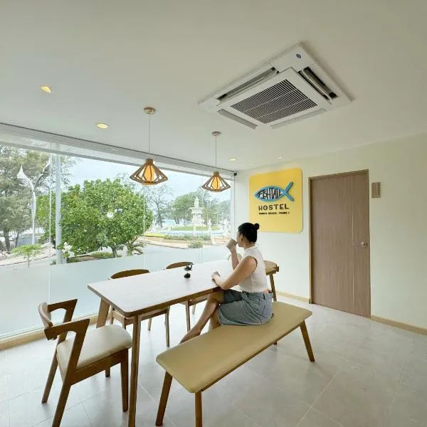 Fishtail Hostel Phuket, khách sạn ở Bãi biển Karon