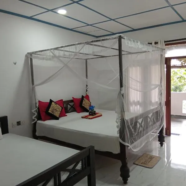 Villa sea 40 Ambalangoda, hotel in Wenamulla