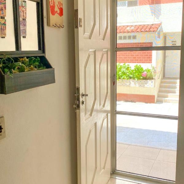 Casa completa com 2 quartos, Perto de tudo - Foto 2