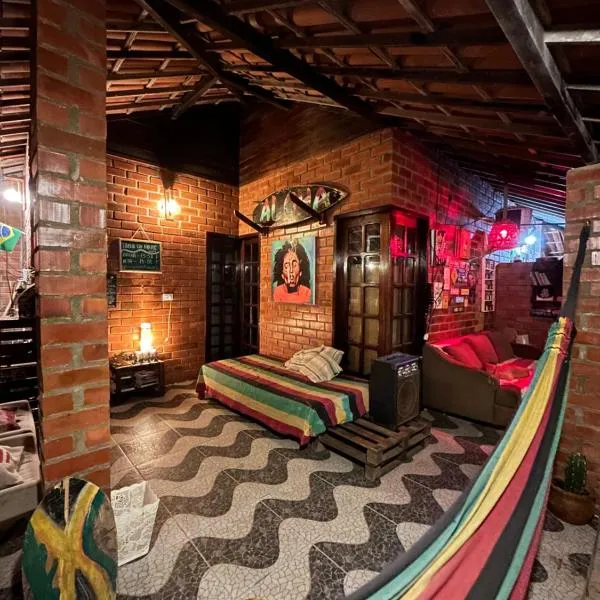 Canoa Roots Hostel & Camping, hotel in Canoa Quebrada
