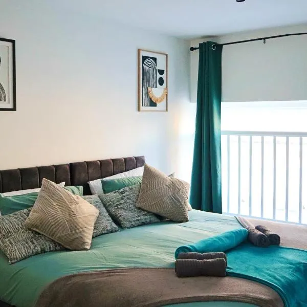 Luxury 2 Bedroom Apartment in Old Town Swindon, hotel in Swindon