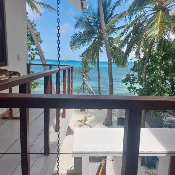 Comfy Cool Breeze by eMzaz, hotel in Dhiffushi