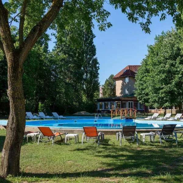 Wellness Hotel Szindbád, hotel en Balatonőszöd