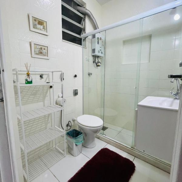 Apartamento com fácil acesso a praia de Copacabana - Foto 3