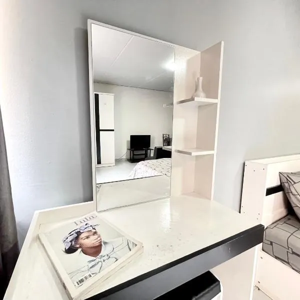 Lively Impact C3-C9, hotel a Nonthaburi