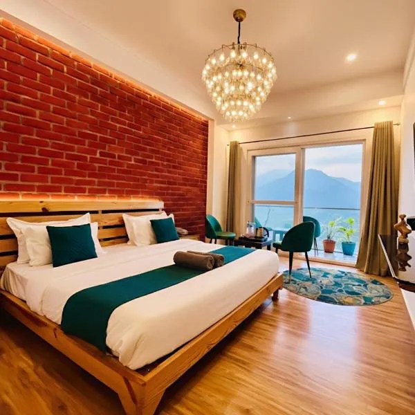 Hilltop Haven With Scenic Mountain View, hotell sihtkohas Mussoorie