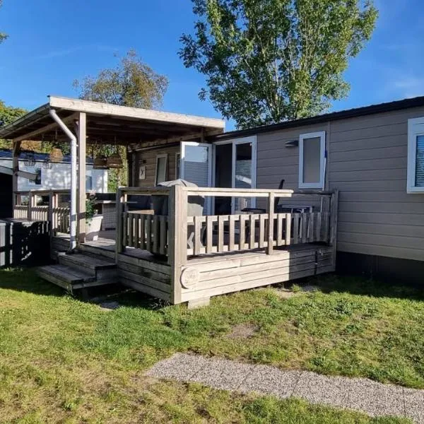 Chalet DuinDroom Renesse: Renesse şehrinde bir otel