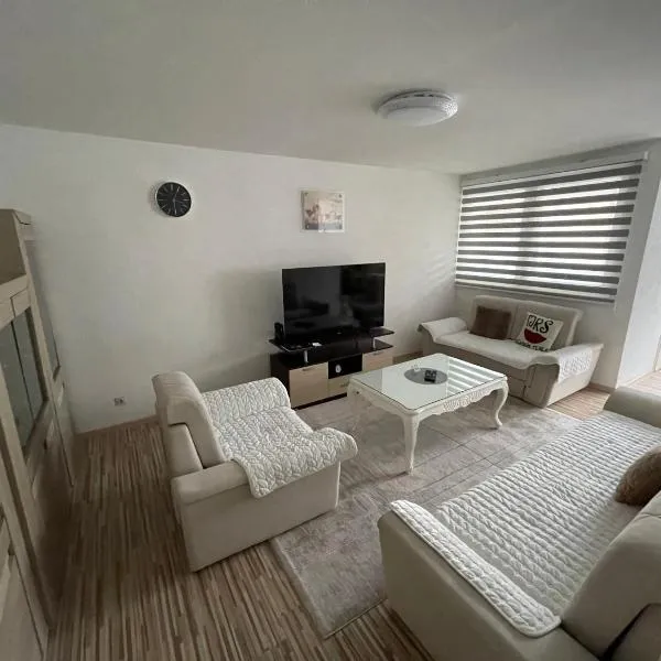 Stan na dan DELUXE, hôtel à Novi Travnik