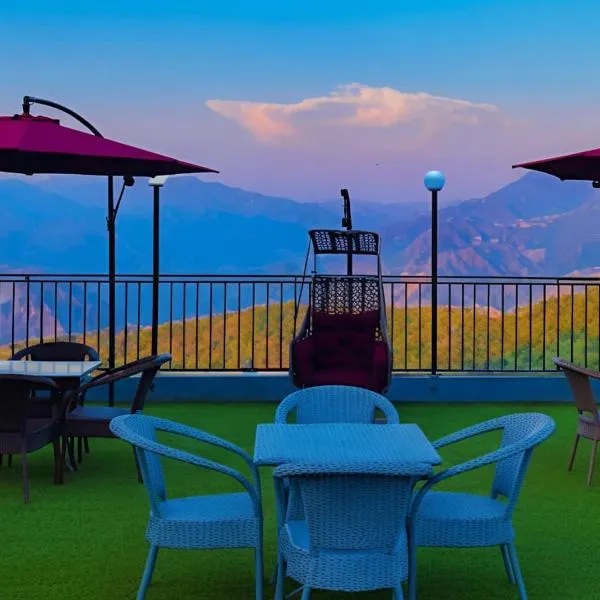 Pine View Luxury Resort with Mountain View & Premium Rooms, hotel in Mussoorie