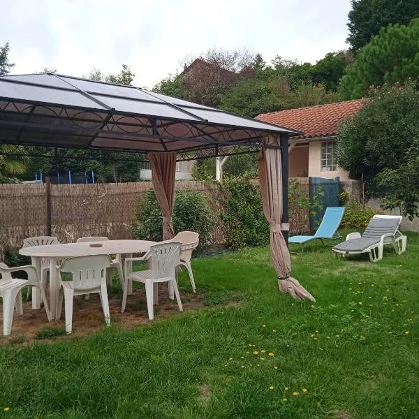 gite43 2, hotel em Decazeville