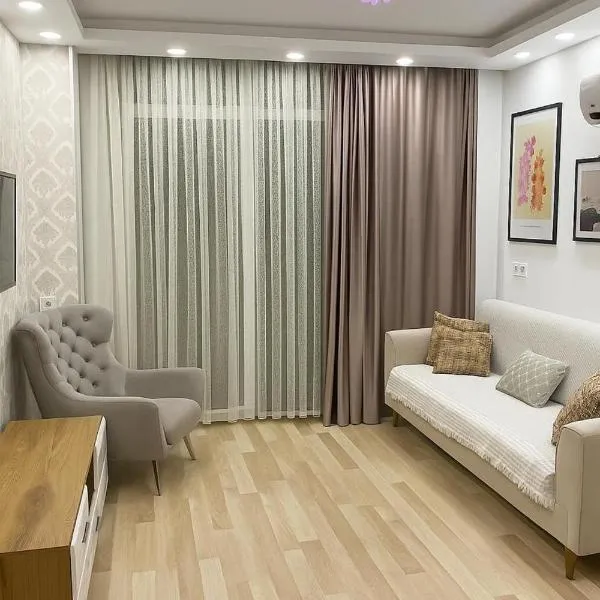 Sky Crown Batumi, hotel en Angisa