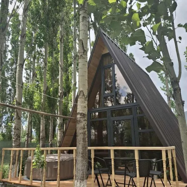 Zovaber hangsti goti, hotel in Sevan