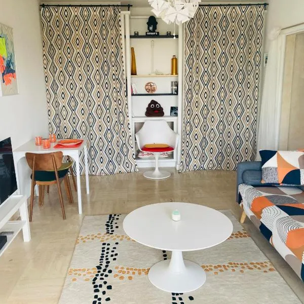 Appartement "vintage 70", 2 pièces, 45 m2, hotel in Castelnau-le-Lez