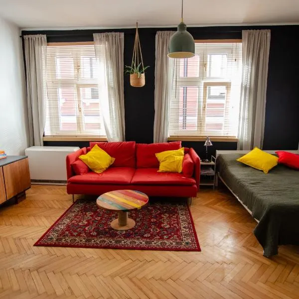 Studio na Średniej - Gliwice Old Town Studio Flat, hotel in Gliwice