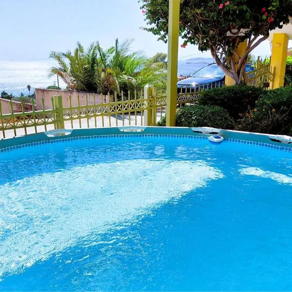 Villa "Eva" - Entire Beachfront Holiday Home - 4S, hotel di Aghia Marina