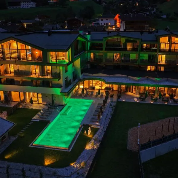 Neueröffnung ELVA PREMIUM APARTMENT HOTEL inklusive Sommerpass STUBAI SUPER CARD, hotel in Neustift im Stubaital